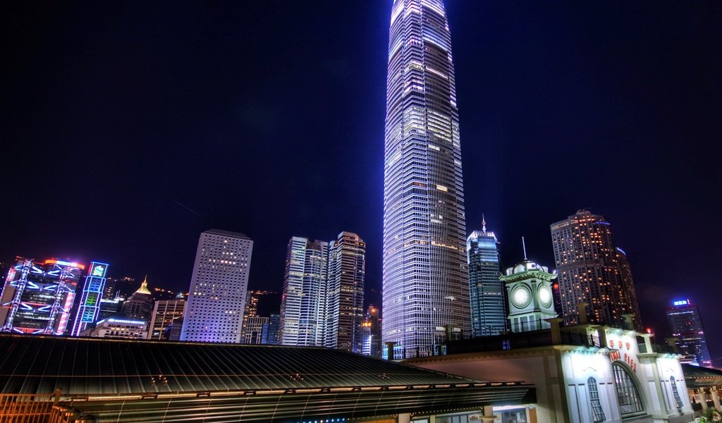 Обои ночь, небоскрёб, гонконг, night, skyscraper, hong kong разрешение 1920x1440 Загрузить