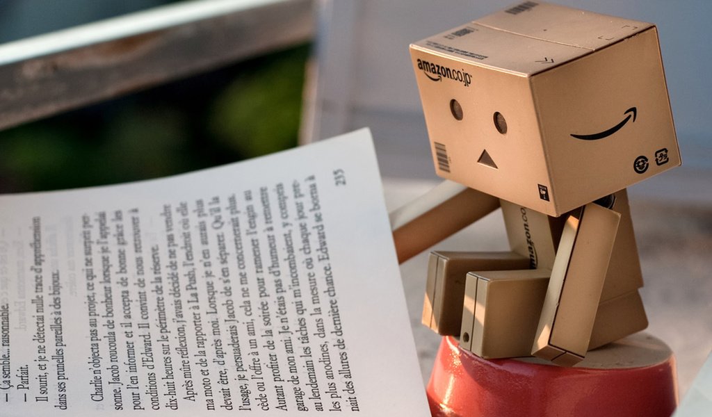 Обои робот, книга, данбо, korobochka, knizhka, картонный человечек, robot, book, danbo, cardboard man разрешение 1920x1200 Загрузить