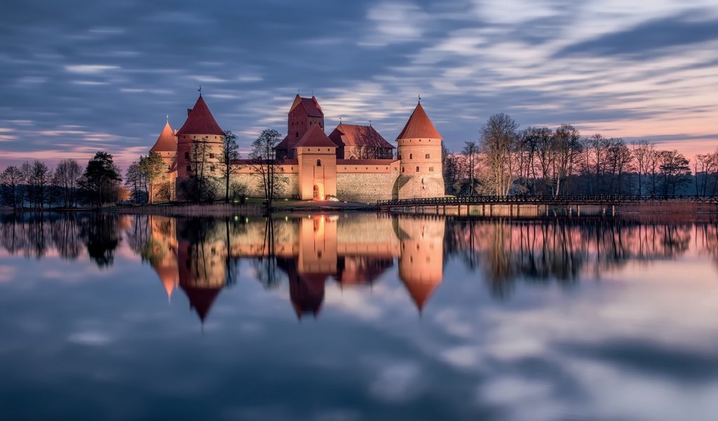 Обои вода, литва, озеро, trakai, тракай, закат, тракайский замок, отражение, замок, литва., акрополис, вильнюс, water, lithuania, lake, sunset, reflection, castle, lithuania., acropolis, vilnius разрешение 1920x1200 Загрузить