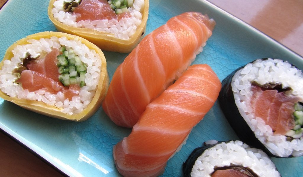 Обои рыба, рис, суши, роллы, морепродукты, лосось, fish, figure, sushi, rolls, seafood, salmon разрешение 2048x1368 Загрузить