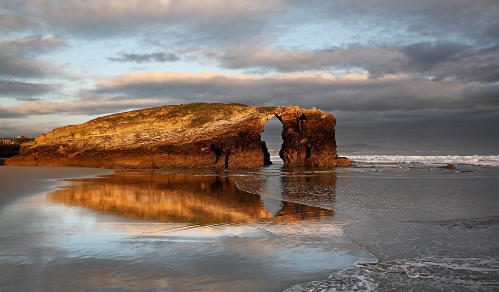 Обои берег, море, скала, песок, арка, морской пейзаж, shore, sea, rock, sand, arch, seascape разрешение 2560x1600 Загрузить