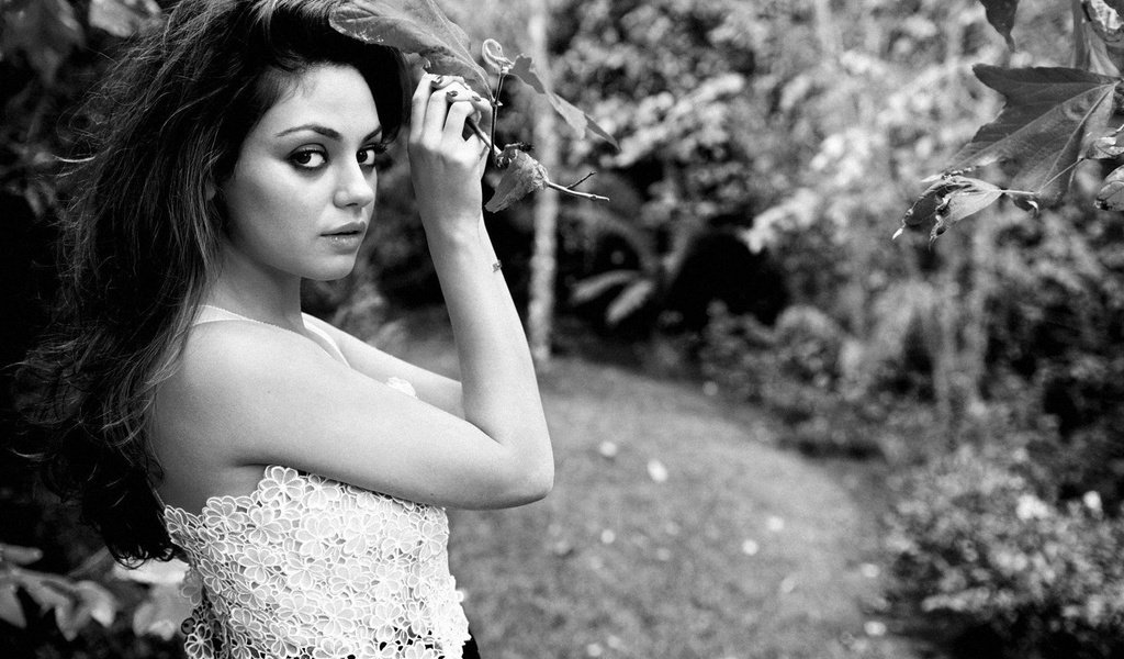 Обои природа, девушка, чёрно-белое, актриса, мила кунис, nature, girl, black and white, actress, mila kunis разрешение 1920x1200 Загрузить