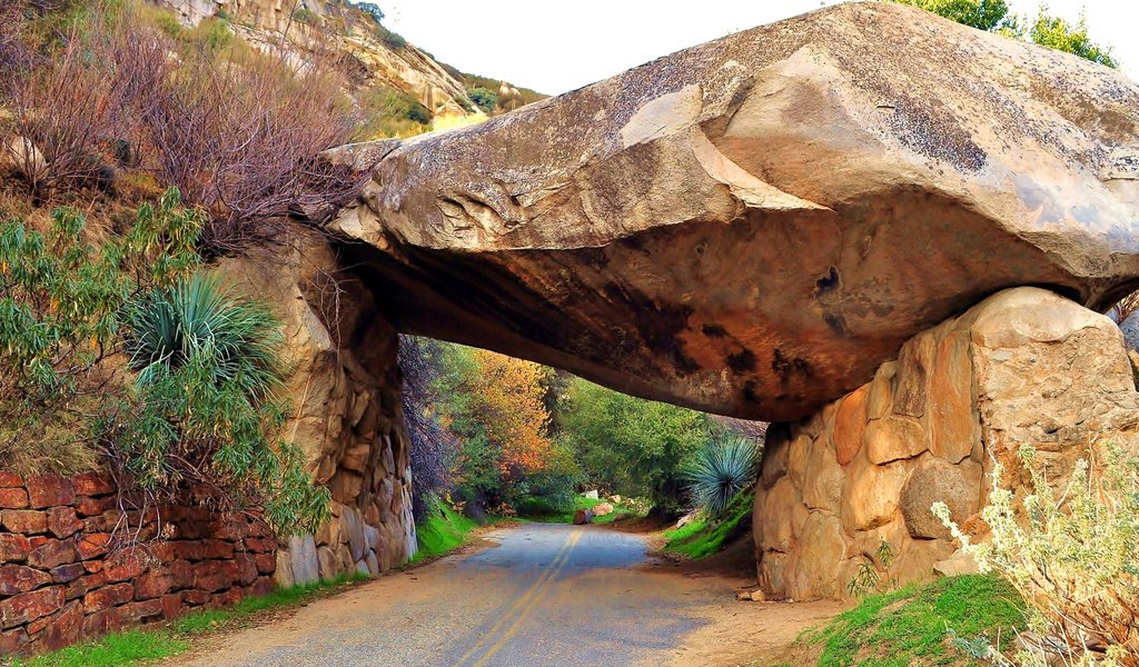 Обои дорога, скалы, камни, сша, тоннель, sequoia national park, национальный парк секвойя, road, rocks, stones, usa, the tunnel разрешение 1920x1080 Загрузить