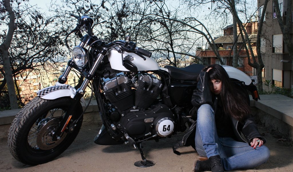 Обои девушка, улица, мотоцикл, girl, street, motorcycle разрешение 2560x1600 Загрузить