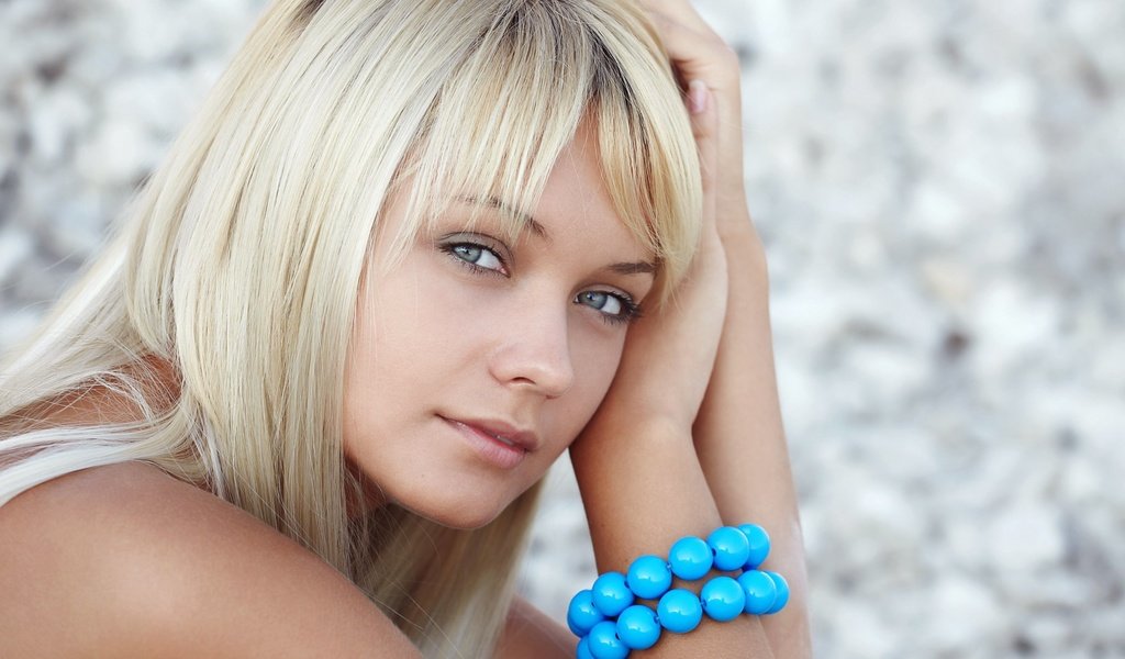 Обои девушка, голубой, браслет, girl, blue, bracelet разрешение 1920x1080 Загрузить