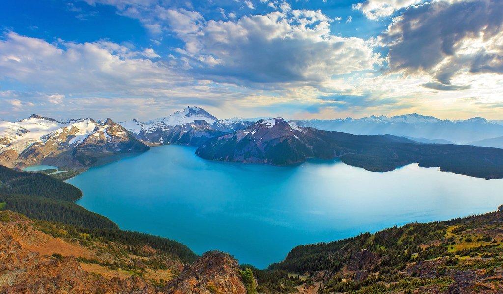 Обои озеро, горы, природа, вид сверху, британская колумбия, lake, mountains, nature, the view from the top, british columbia разрешение 2560x1347 Загрузить