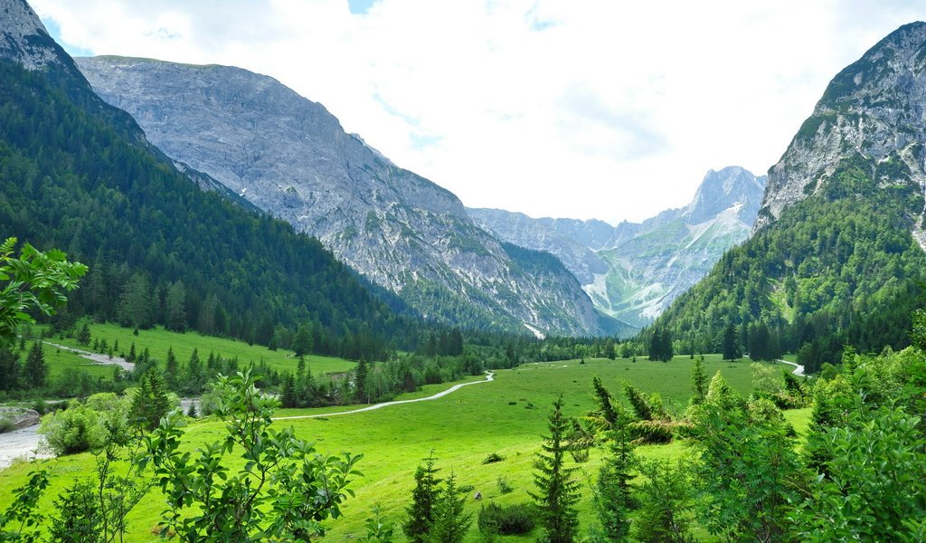 Обои деревья, горы, природа, австрия, тироль, trees, mountains, nature, austria, tyrol разрешение 2592x1725 Загрузить