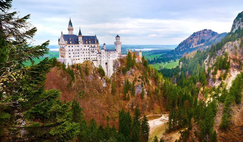 Обои скала, германия, бавария, замок нойшванштайн, rock, germany, bayern, neuschwanstein castle разрешение 3840x2345 Загрузить