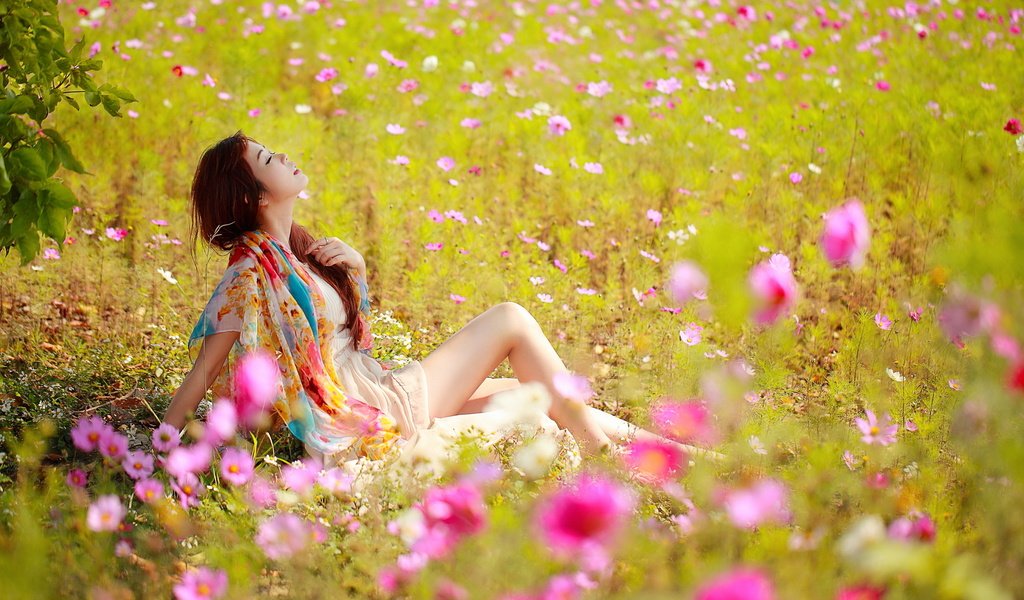 Обои цветы, девушка, настроение, лето, азиатка, flowers, girl, mood, summer, asian разрешение 2560x1707 Загрузить