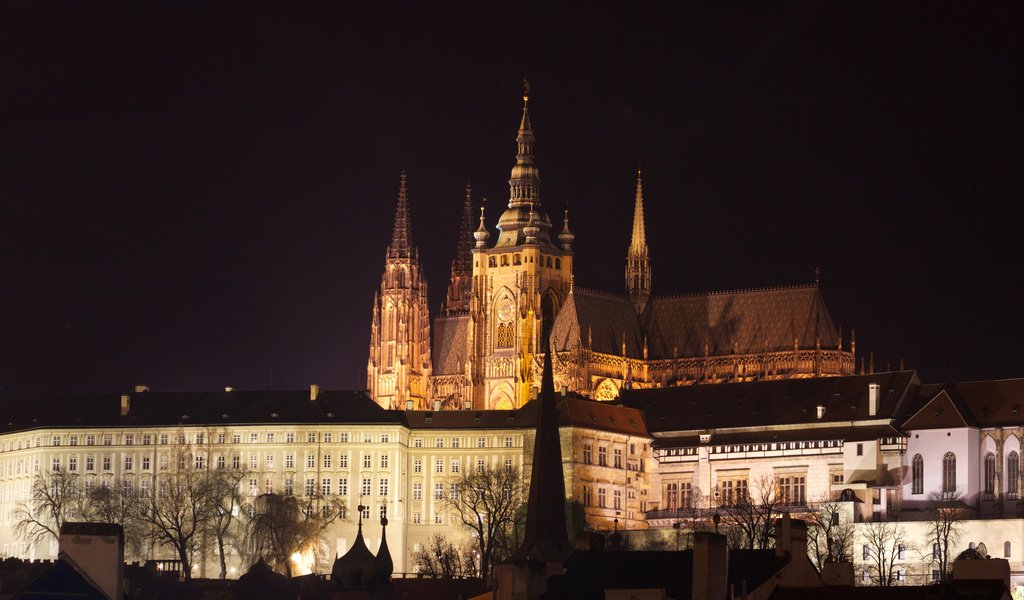 Обои ночь, огни, холм, прага, чехия, собор святого вита, night, lights, hill, prague, czech republic, st. vitus cathedral разрешение 2048x1365 Загрузить