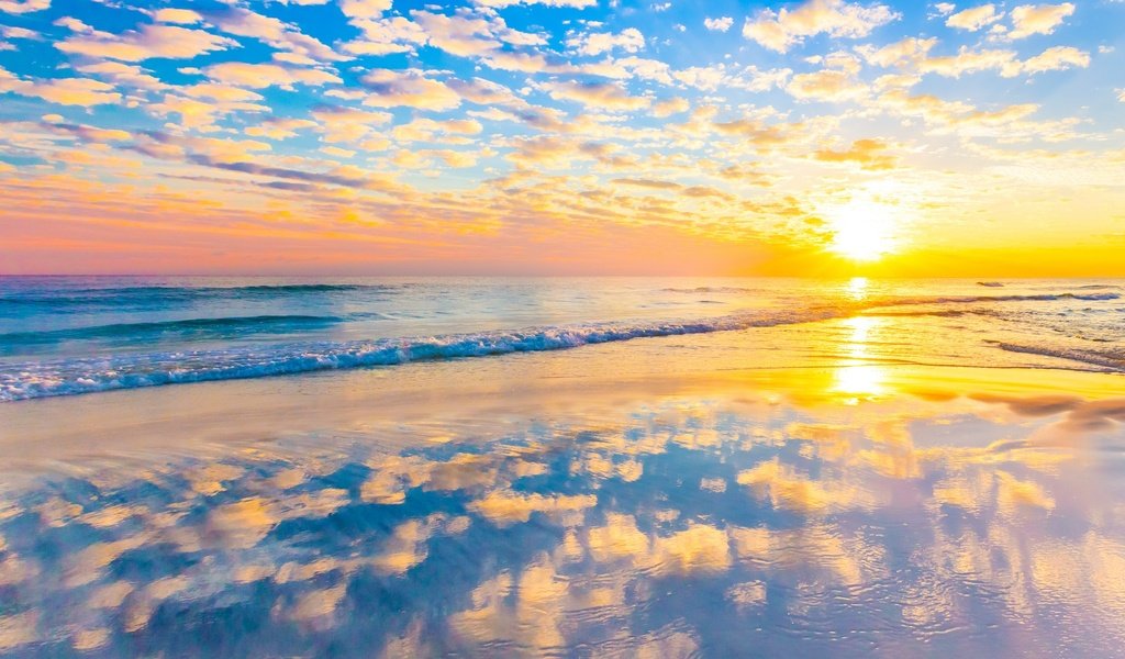 Обои облака, волны, закат, отражение, море, пляж, зеркало, clouds, wave, sunset, reflection, sea, beach, mirror разрешение 2048x1271 Загрузить
