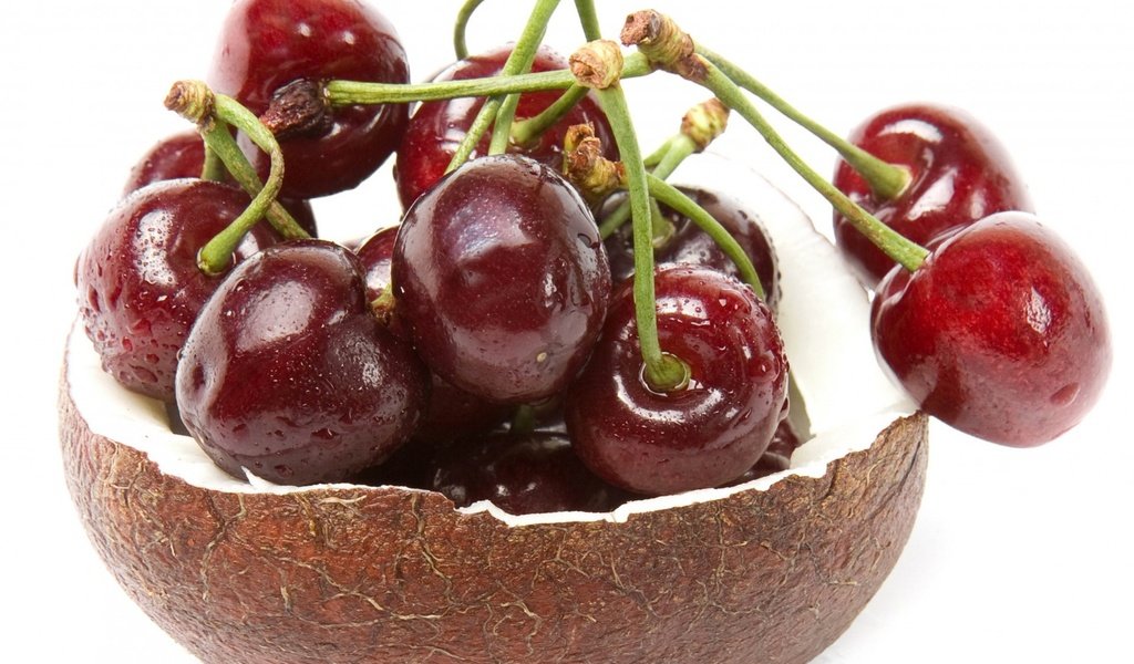 Обои черешня, ягоды, белый фон, вишня, кокос, cherry, berries, white background, coconut разрешение 1920x1663 Загрузить