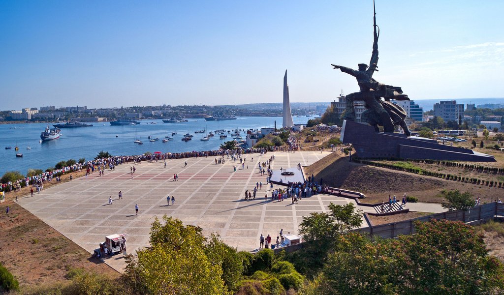 Обои крым, севастополь, памятник морякам, crimea, sevastopol, a monument to the sailors разрешение 2560x1600 Загрузить
