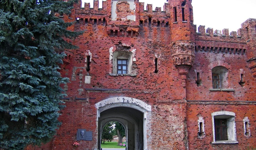 Обои город, ворота, крепость, брестская, брест, белоруссия, the city, gate, fortress, brest, belarus разрешение 2304x1728 Загрузить