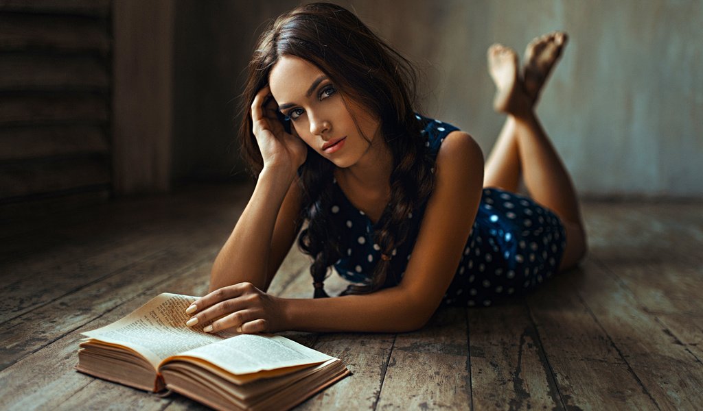 Обои девушка, настроение, портрет, брюнетка, книга, гера, girl, mood, portrait, brunette, book, gera разрешение 2048x1367 Загрузить