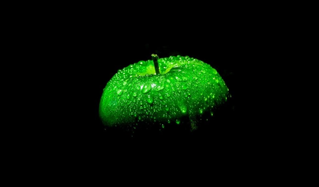 Обои капли, черный фон, яблоко, зеленое, капли воды, м, drops, black background, apple, green, water drops, m разрешение 1920x1200 Загрузить