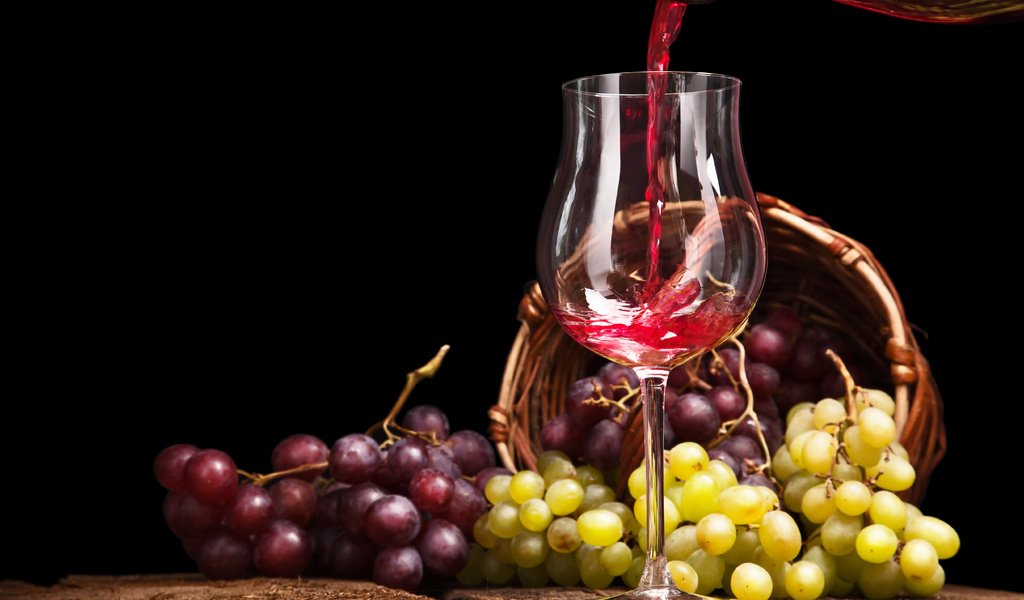 Обои виноград, бокал, корзина, вино, grapes, glass, basket, wine разрешение 5363x3575 Загрузить