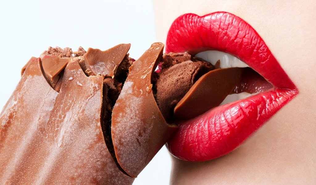 Обои мороженое, губы, шоколад, женщина, помада, ice cream, lips, chocolate, woman, lipstick разрешение 3888x2582 Загрузить