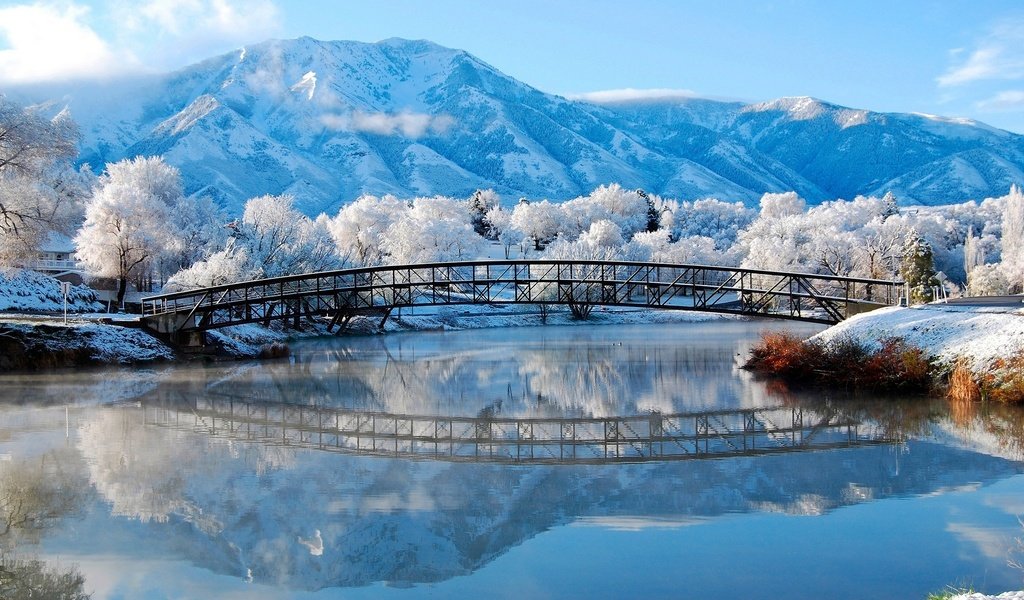 Обои зима, гора, мост, речка, winter, mountain, bridge, river разрешение 1920x1080 Загрузить