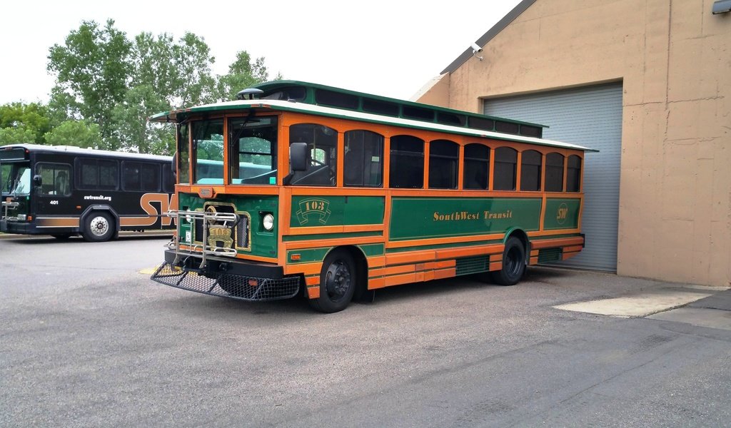 Обои bus-trolley разрешение 5312x2988 Загрузить