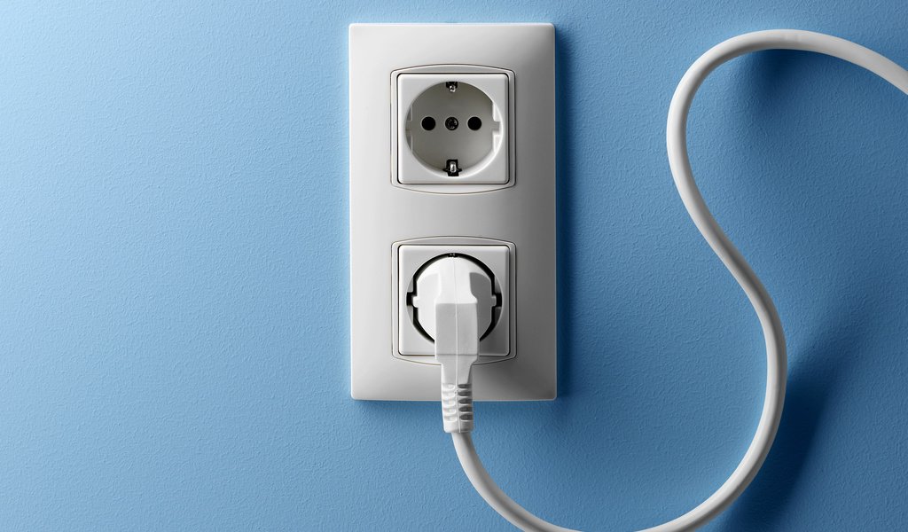 Обои стена, голубая, кабель, синяя, розетка, wall, blue, cable, outlet разрешение 3072x2082 Загрузить