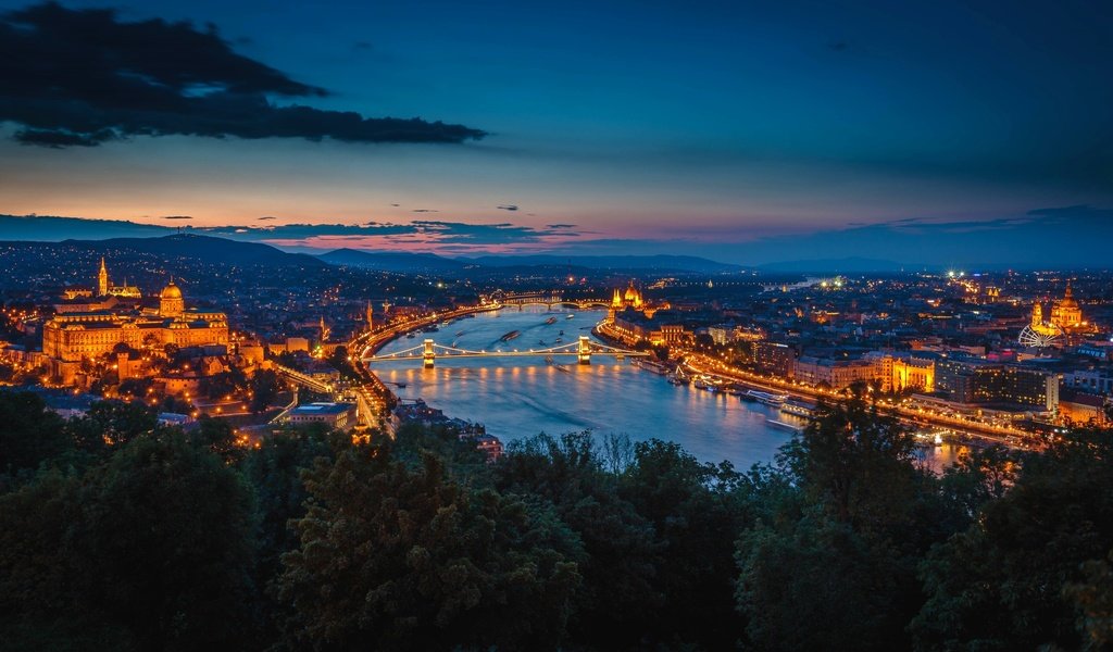 Обои ночь, огни, река, мост, здания, венгрия, будапешт, дунай, night, lights, river, bridge, building, hungary, budapest, the danube разрешение 3000x1688 Загрузить