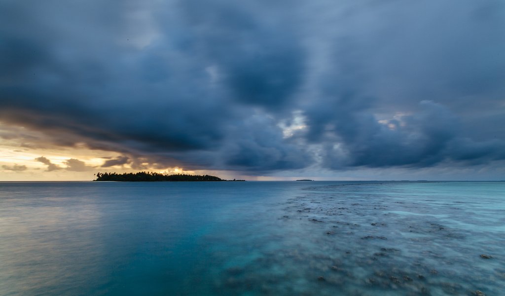 Обои закат, океан, остров, риф, kihaad, мальдивские о-ва, sunset, the ocean, island, reef, maldives разрешение 3360x2100 Загрузить