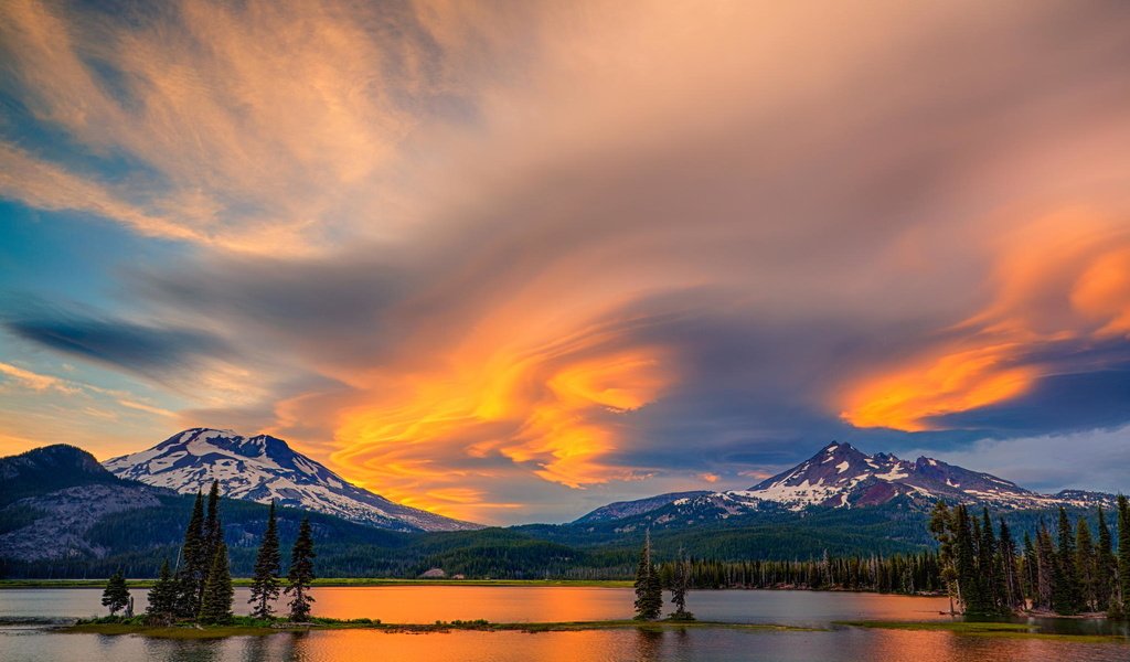 Обои небо, деревья, озеро, горы, закат, пейзаж, the sky, trees, lake, mountains, sunset, landscape разрешение 2048x1365 Загрузить