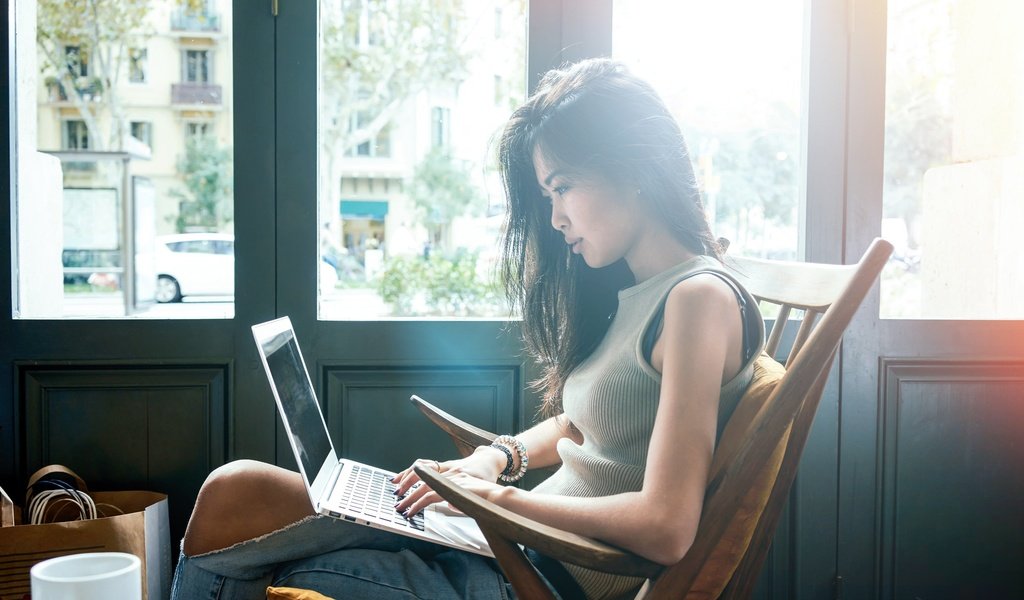 Обои девушка, поза, ноутбук, азиатка, girl, pose, laptop, asian разрешение 3200x2136 Загрузить