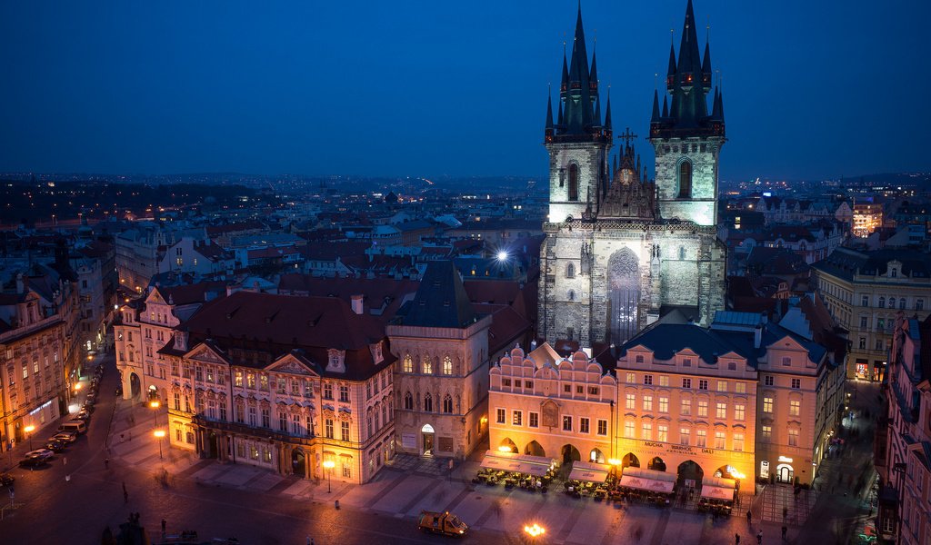 Обои небо, чехия, ночь, praha, česká republika, город, чешская, архитектура, чешка, республика, здания, старе-место, синее, staroměstské náměstí, освещение, староместская площадь, прага, týnský chrám, тынский храм, tyn church, the sky, czech republic, night, the city, czech, architecture, republic, building, staré město, blue, lighting, old town square, prague разрешение 2048x1357 Загрузить