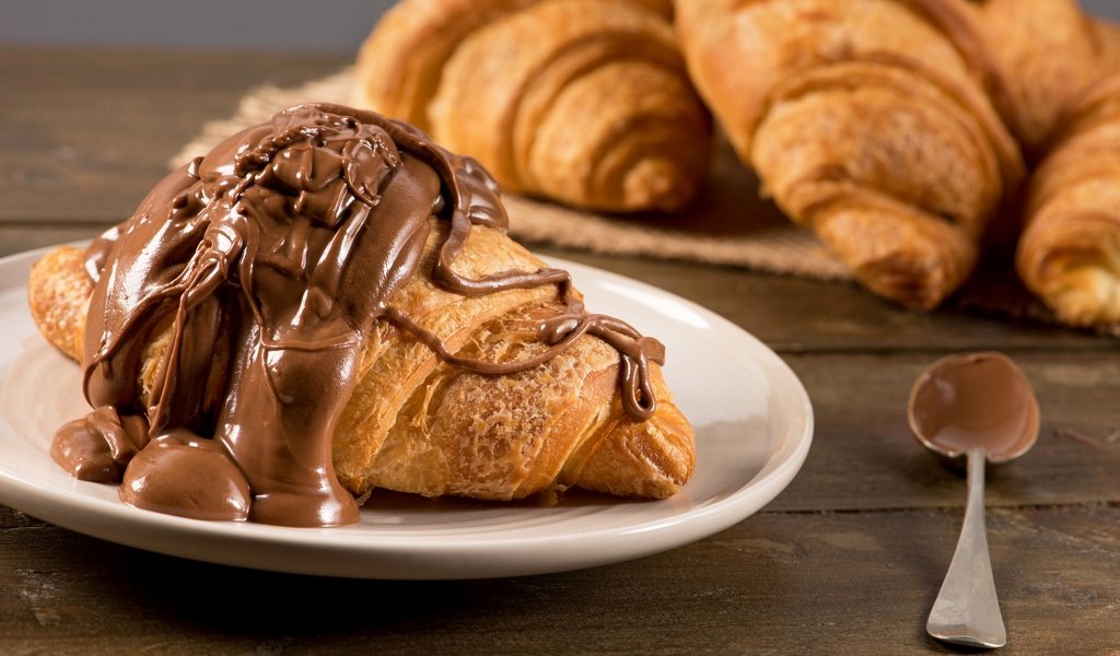 Обои шоколад, выпечка, в шоколаде, круасан, круассаны, baking, chocolate, cakes, croissant, croissants разрешение 2880x1922 Загрузить