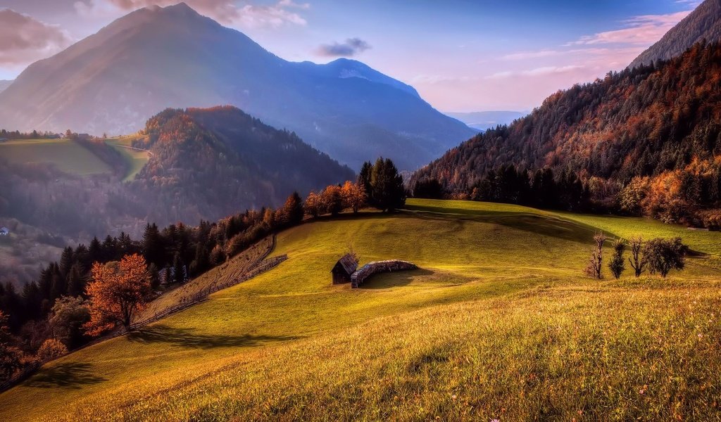 Обои горы, лес, осень, домик, горы. лес, mountains, forest, autumn, house разрешение 1920x1080 Загрузить