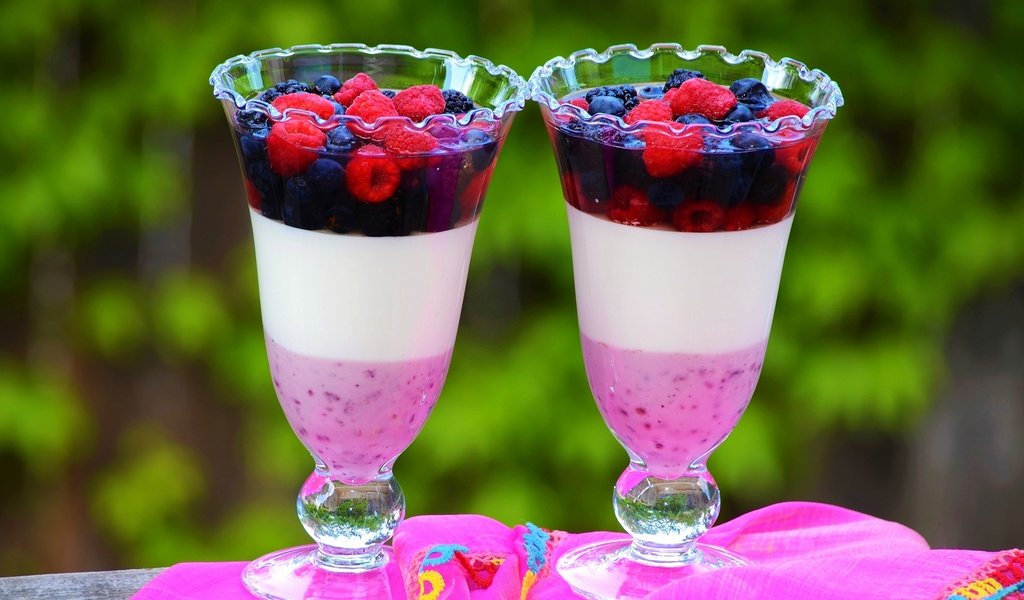 Обои ягоды, бокалы, десерт, желе, berries, glasses, dessert, jelly разрешение 2400x1544 Загрузить