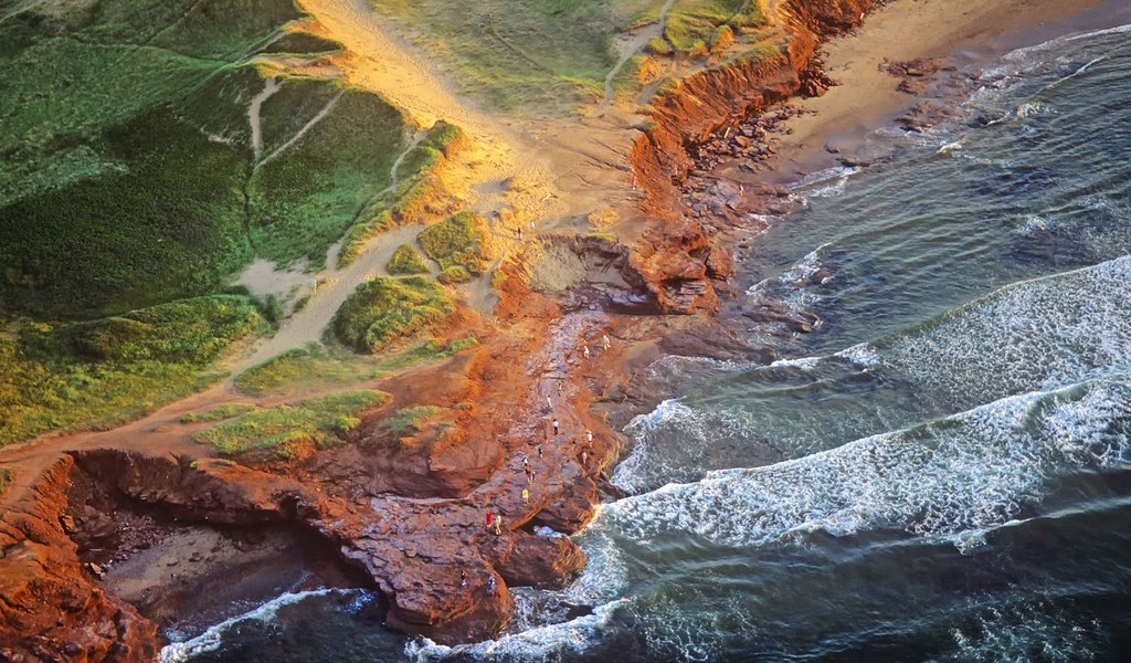 Обои пляж, люди, канада, остров принца эдуарда, beach, people, canada, prince edward island разрешение 1920x1080 Загрузить