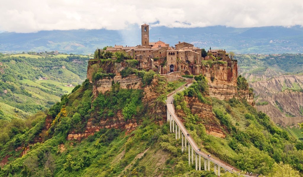 Обои италия, умбрия, civita di bagnoregio, чивита баньореджо, italy, umbria, civita bagnoregio разрешение 4288x2848 Загрузить