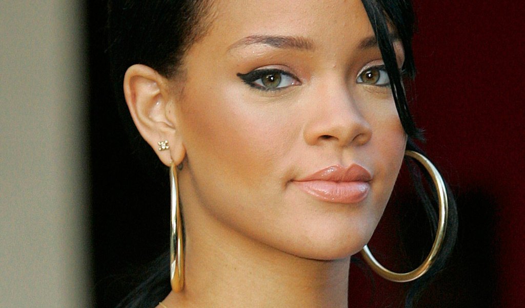 Обои взгляд, модель, лицо, актриса, певица, сёрьги, рианна, look, model, face, actress, singer, earrings, rihanna разрешение 1920x1224 Загрузить