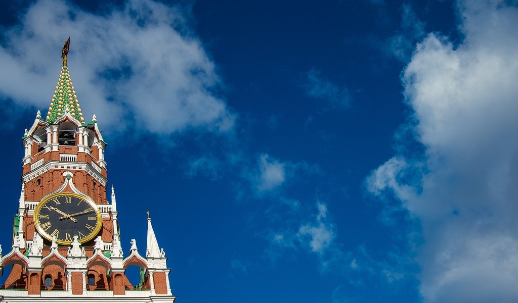 Обои небо, облака, москва, кремль, россия, архитектура, the sky, clouds, moscow, the kremlin, russia, architecture разрешение 2880x1800 Загрузить
