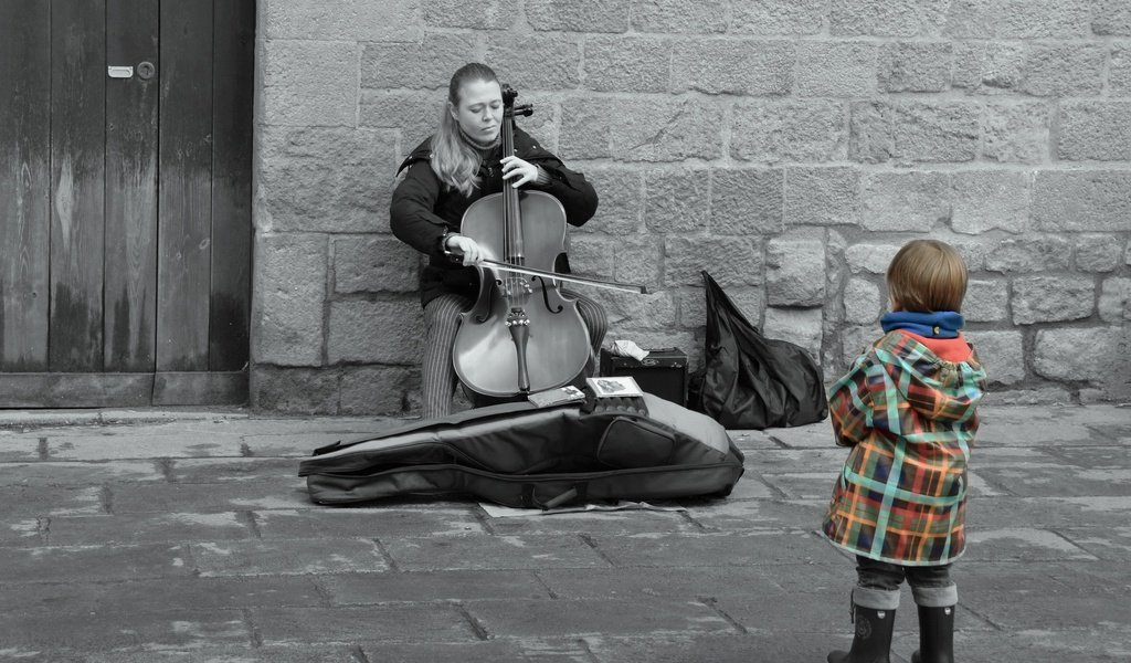 Обои девушка, музыка, улица, ребенок, виолончель, girl, music, street, child, cello разрешение 2560x1707 Загрузить