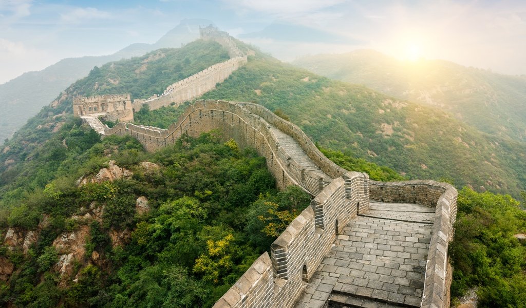 Обои деревья, горы, природа, стена, китай, великая китайская стена, trees, mountains, nature, wall, china, the great wall of china разрешение 5760x3840 Загрузить