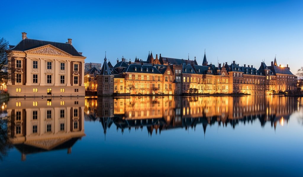 Обои вода, отражение, канал, нидерланды, голландия, den haag, гаага, parlement, water, reflection, channel, netherlands, holland, the hague разрешение 2048x1365 Загрузить