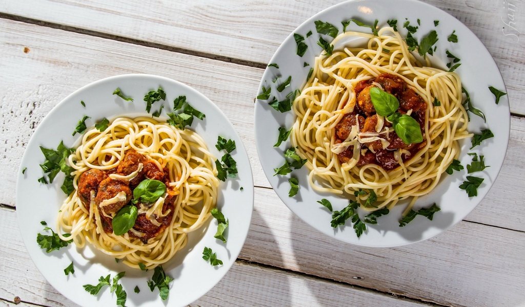 Обои зелень, спагетти, соус, лапша, паста, greens, spaghetti, sauce, noodles, pasta разрешение 2560x1600 Загрузить