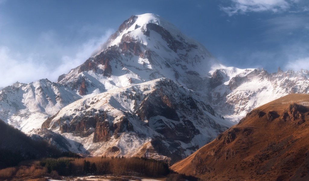 Обои снег, гора, грузия, казбек, snow, mountain, georgia, kazbek разрешение 1942x1300 Загрузить