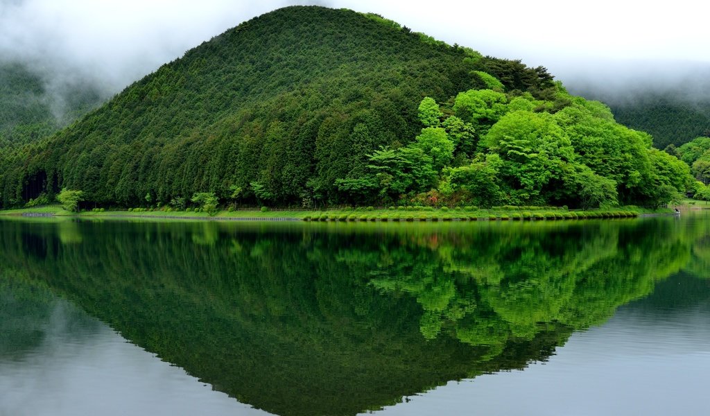 Обои деревья, зелень, отражение, пейзаж, гора, япония, холм, trees, greens, reflection, landscape, mountain, japan, hill разрешение 3000x1951 Загрузить