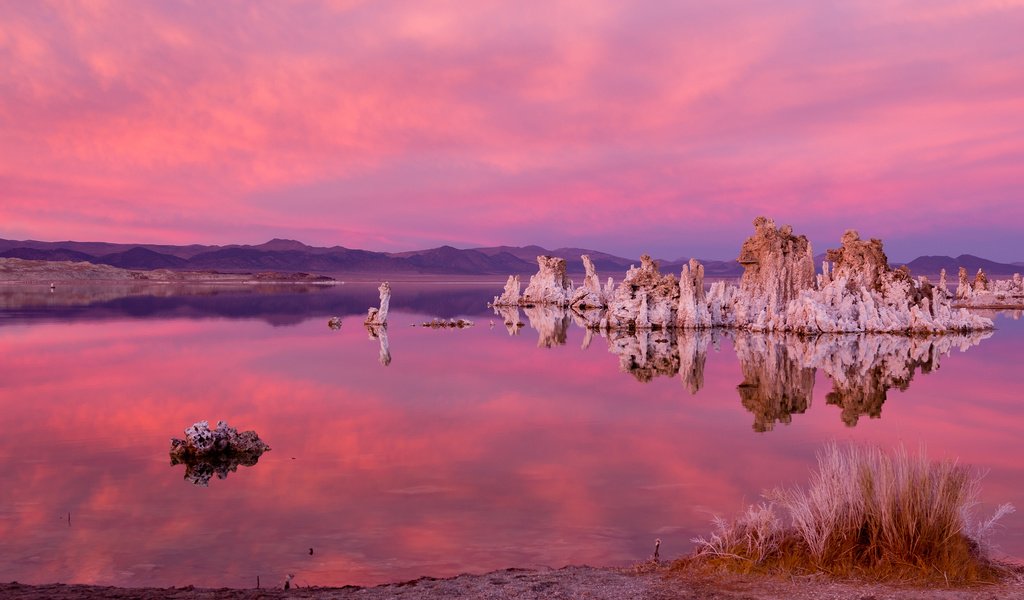 Обои озеро, скалы, камни, закат, сша, калифорния, lake, rocks, stones, sunset, usa, ca разрешение 2048x1367 Загрузить