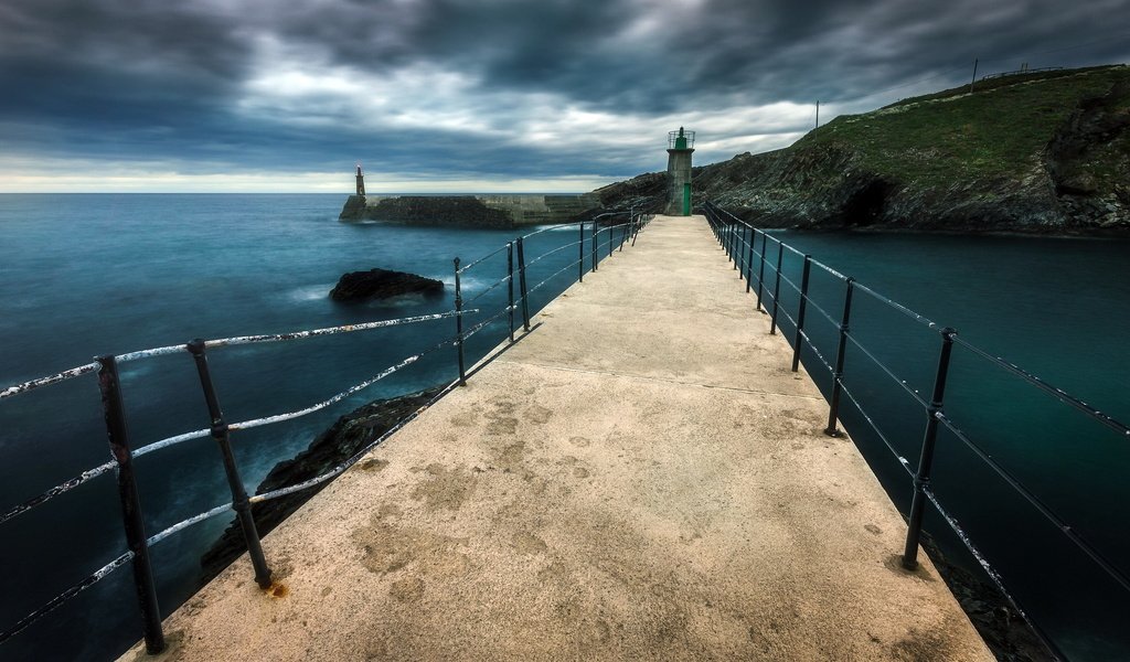 Обои берег, тучи, море, маяк, мост, shore, clouds, sea, lighthouse, bridge разрешение 2048x1219 Загрузить