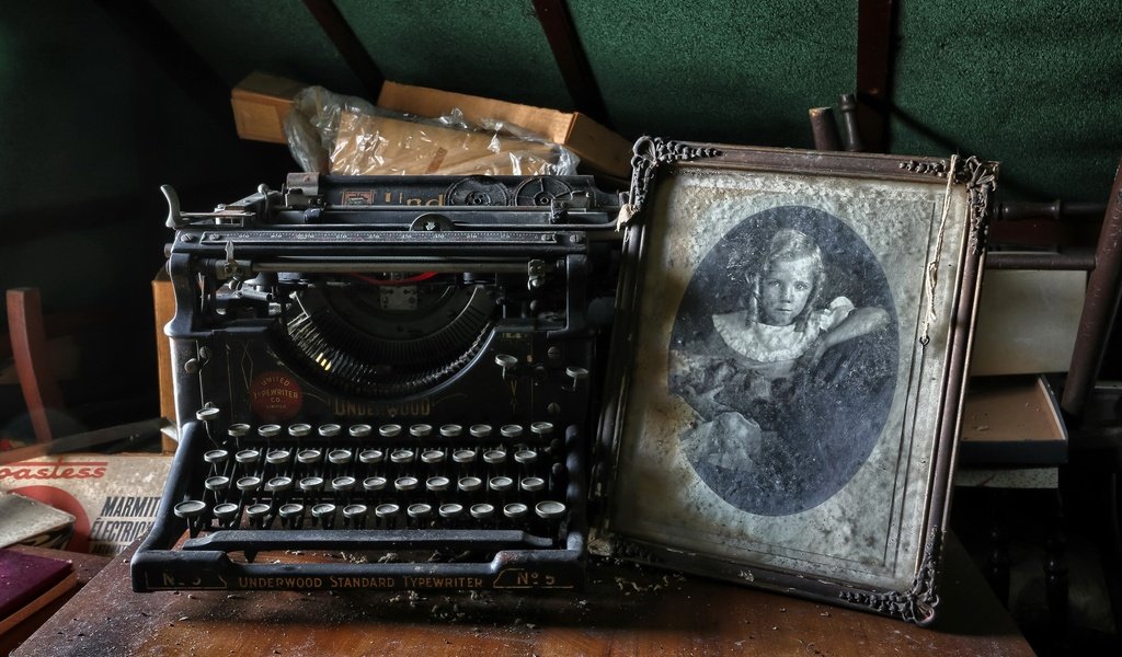 Обои фото, фон, ретро, фотография, печатная машинка, пишущая машинка, photo, background, retro, typewriter разрешение 2048x1269 Загрузить