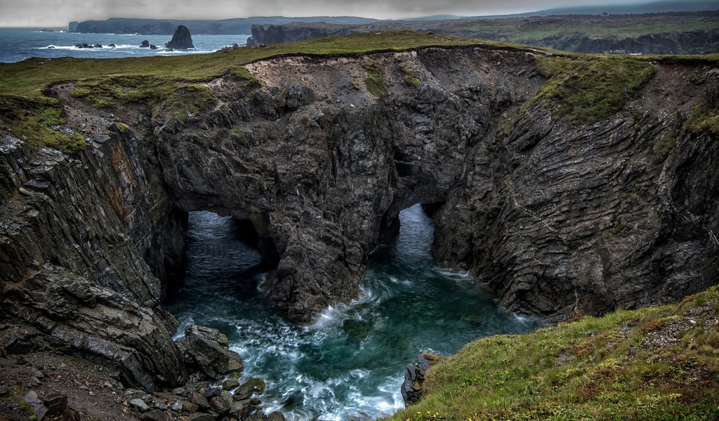 Обои скалы, море, шторм, грот, пасмурно, rocks, sea, storm, the grotto, overcast разрешение 2048x1367 Загрузить