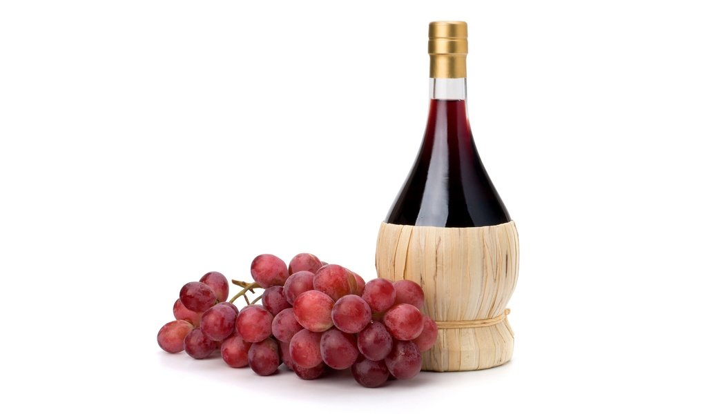 Обои виноград, красный, белый фон, вино, бутылка, гроздь, grapes, red, white background, wine, bottle, bunch разрешение 6400x4000 Загрузить