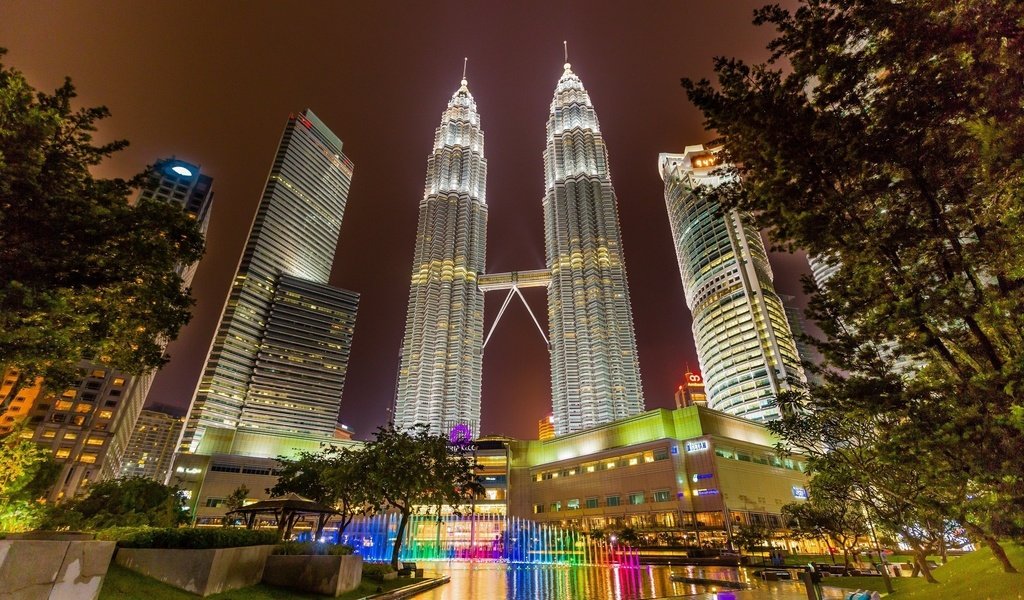 Обои башни, малайзия, куала-лумпур, башни петронас, tower, malaysia, kuala lumpur, petronas twin towers разрешение 2048x1340 Загрузить