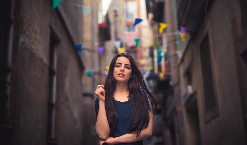 Обои девушка, брюнетка, улица, модель, флажки, боке, юлия, girl, brunette, street, model, flags, bokeh, julia разрешение 4000x2606 Загрузить